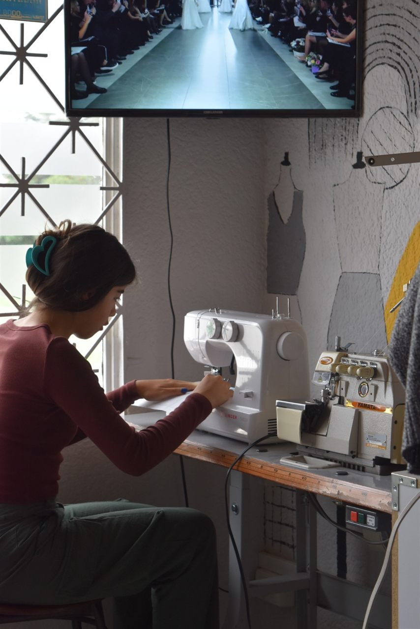Taller de diseño de modas para adultos y jóvenes